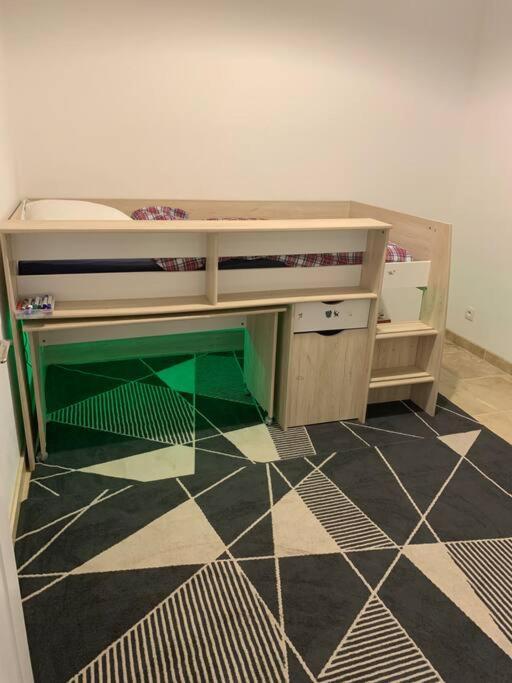 Apartment A 200m Des Plages. *